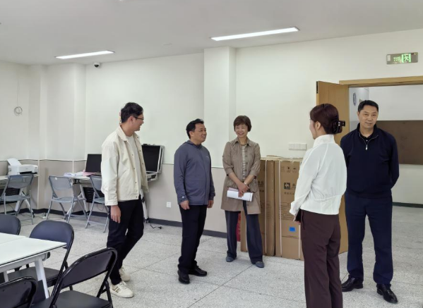 市体育局党组书记、局长袁光灿到市体科所1.png